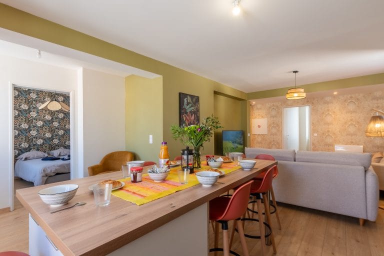 appartement-belvedere-coin-repas-appartement-vacances-lourdes-le-pavillon-bleu