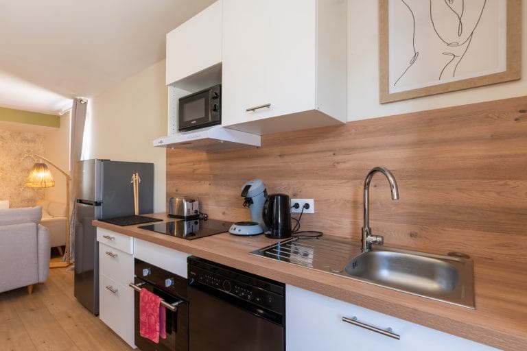 appartement-belvedere-cuisine-location-courte-duree-lourdes-le-pavillon-bleu