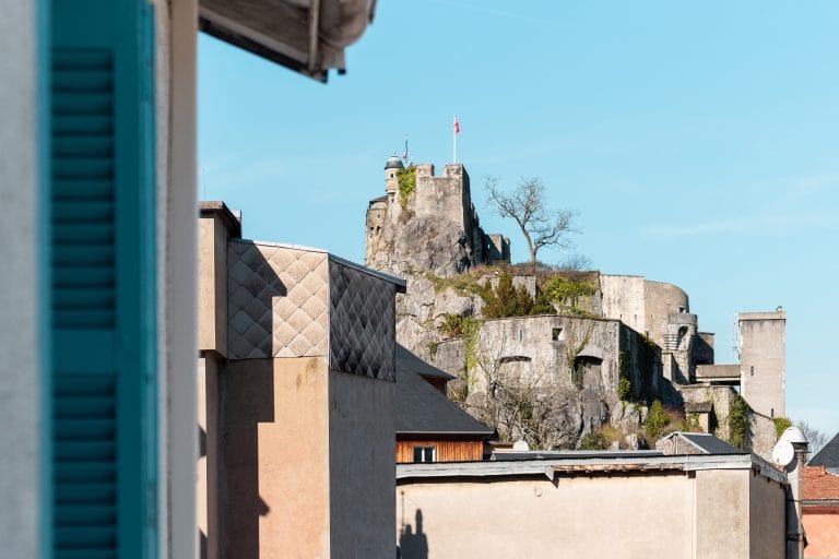 appartement-belvedere-terrasse-vue-chateau-de-lourdes