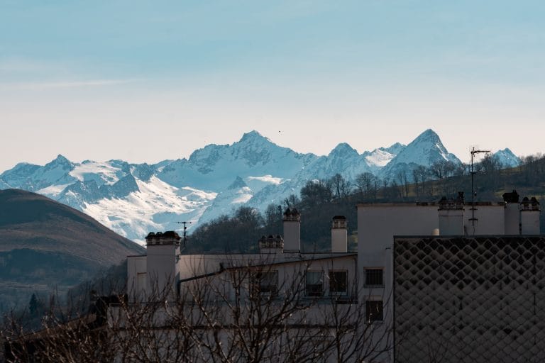 appartement-belvedere-terrasse-vue-pyrenees-montages