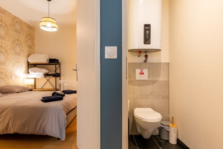 appartement-cote-cour-literie-qualite-sejour-pelerinage-lourdes-pavillon-bleu
