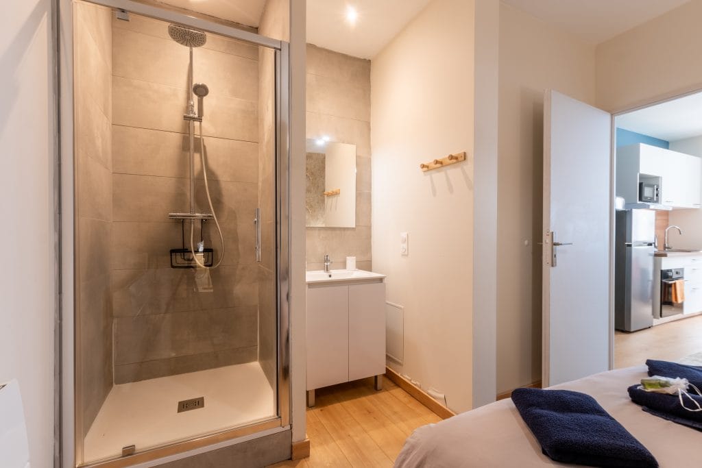 appartement-cote-cour-location-hebergement-lourdes-pas-cher-pavillon-bleu