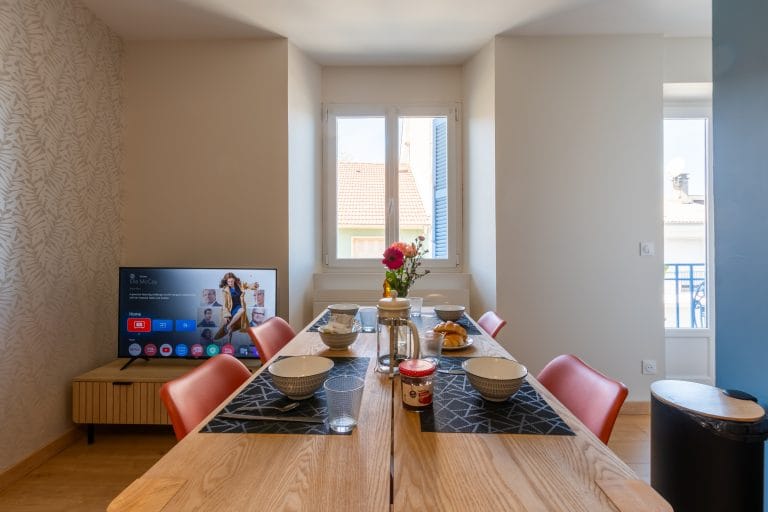 appartement-cote-pyrenees-cuisine-equipee-location-lourdes-particulier-pavillon-bleu