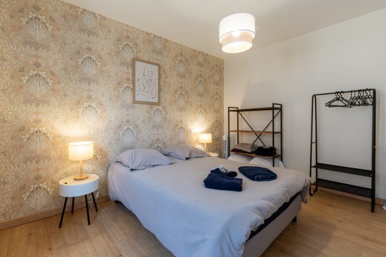 appartement-cote-pyrenees-literie-qualite-sejour-pelerinage-lourdes-pavillon-bleu