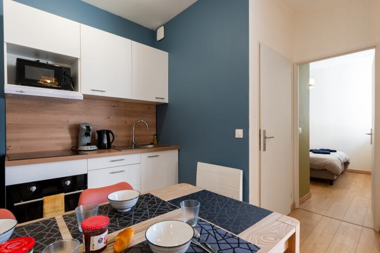 appartement-le-jardin-secret-coin-repas-appartement-vacances-lourdes-pavillon-bleu