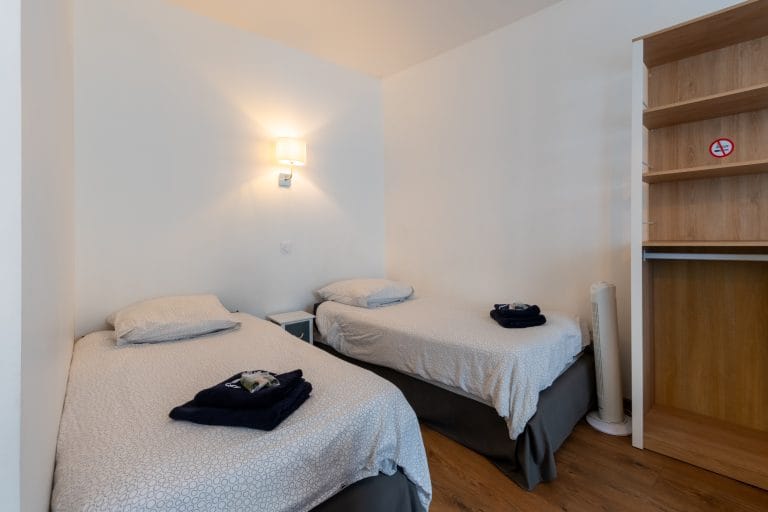 studio-happy-ambiance-zen-chambre-location-lourdes-le-pavillon-bleu