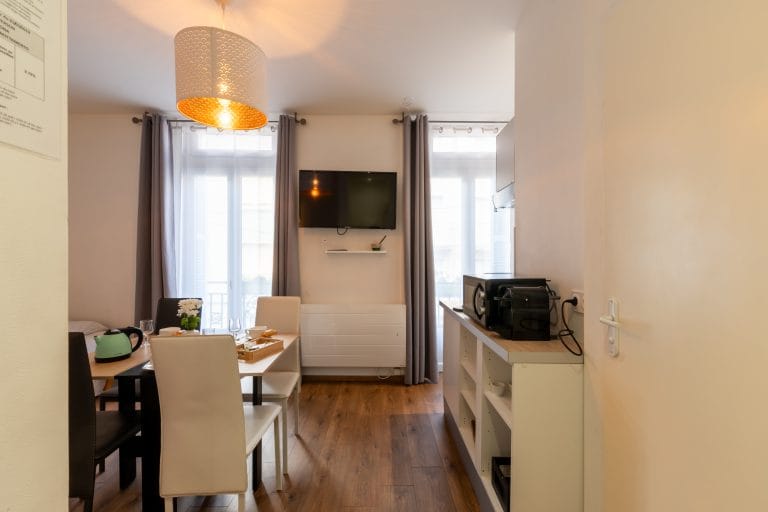 studio-happy-chambre-double-confortable-location-lourdes-le-pavillon-bleu