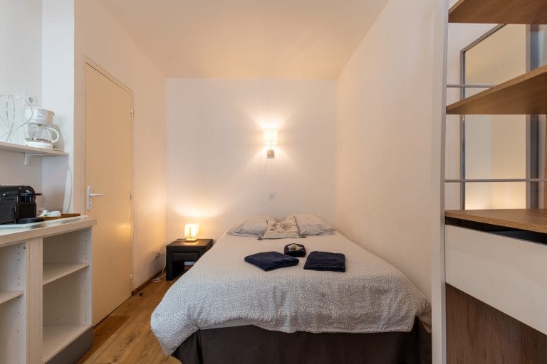 studio-zen-literie-qualite-sejour-pelerinage-lourdes-le-pavillon-bleu
