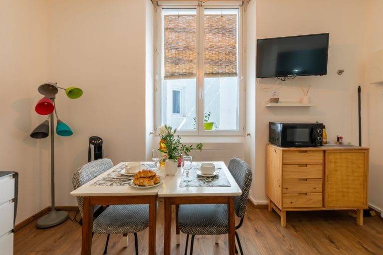 studio-zen-meuble-location-saisonniere-lourdes-le-pavillon-bleu